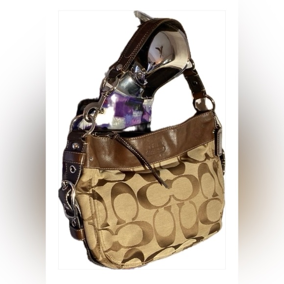 Coach Handbags - Vintage Pristine Coach Leather Monogram Silver/Chrome zipper buckles Beaut